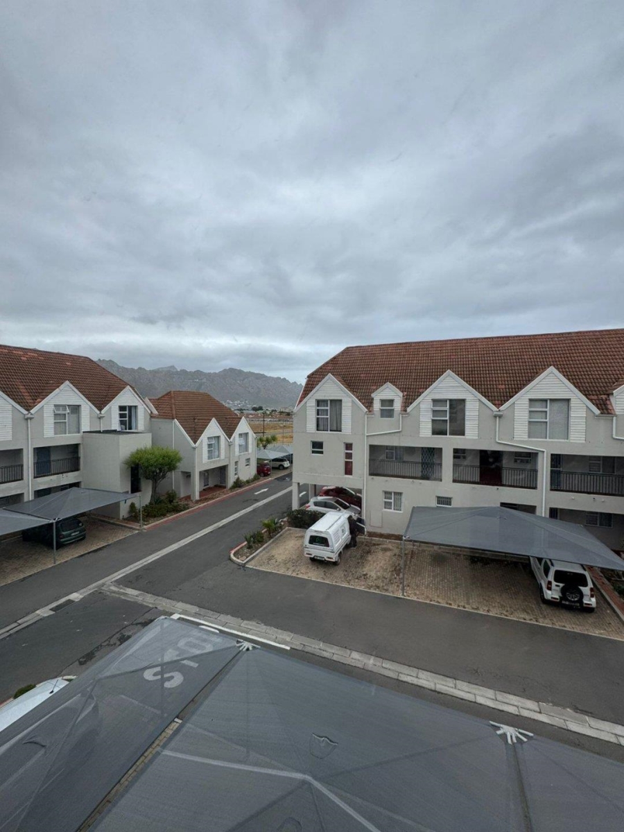 2 Bedroom Property for Sale in Whispering Pines Western Cape